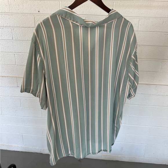 Men’s button up - Picture 4 of 4